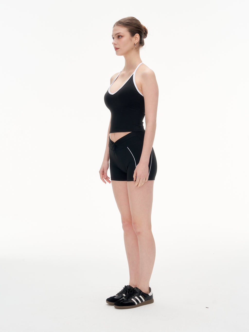 Women's 2 Piece Halter Neck Workout Set - Twist Front Shorts & Removable Pads Sports Outfit