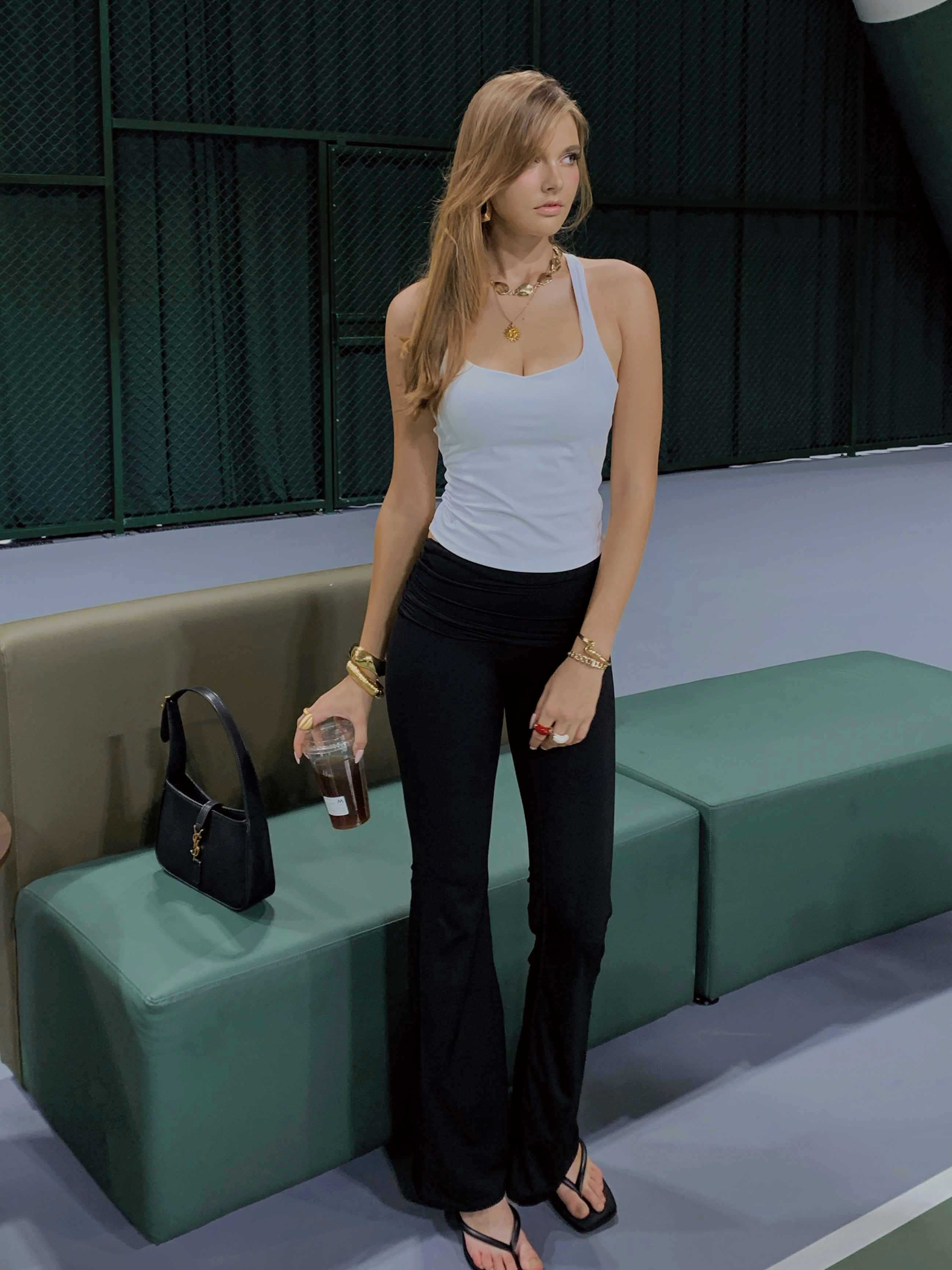 The Ruched Yoga Leggings — Sculpted Comfort